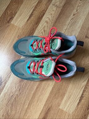 Used Nike Air Max 270 React Women’s Sneakers